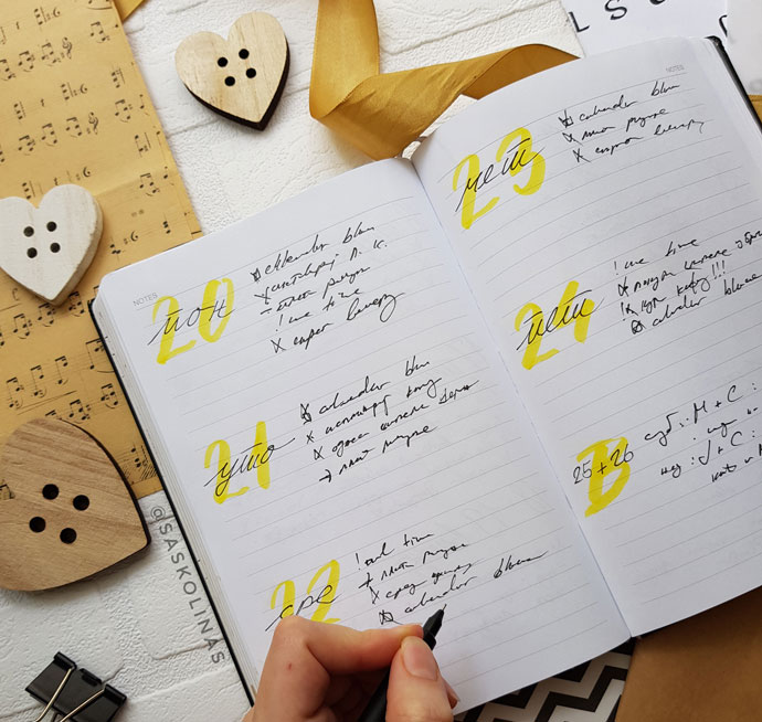 row based bullet journal weekly layout-with larger titles for days of the week